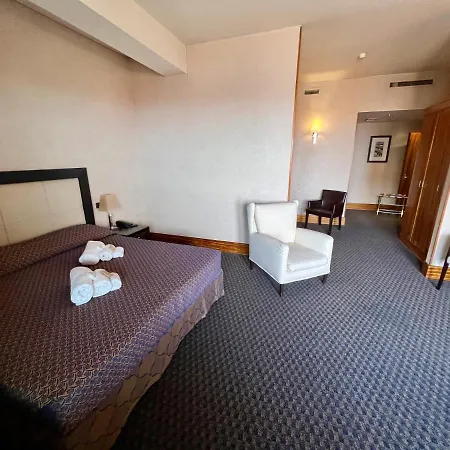 La Fenice Hotel